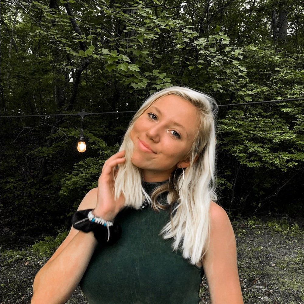 Meet your Posher, Maddie